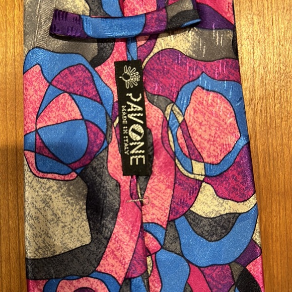 PAVONE SILK NECKTIE WITH VIBRANT PATTERN IN PINK, BLUE, PURPLE,GOLD AND GREY - Picture 3 of 5